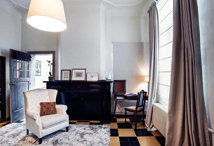 Люкс, Ganda Rooms & Suites