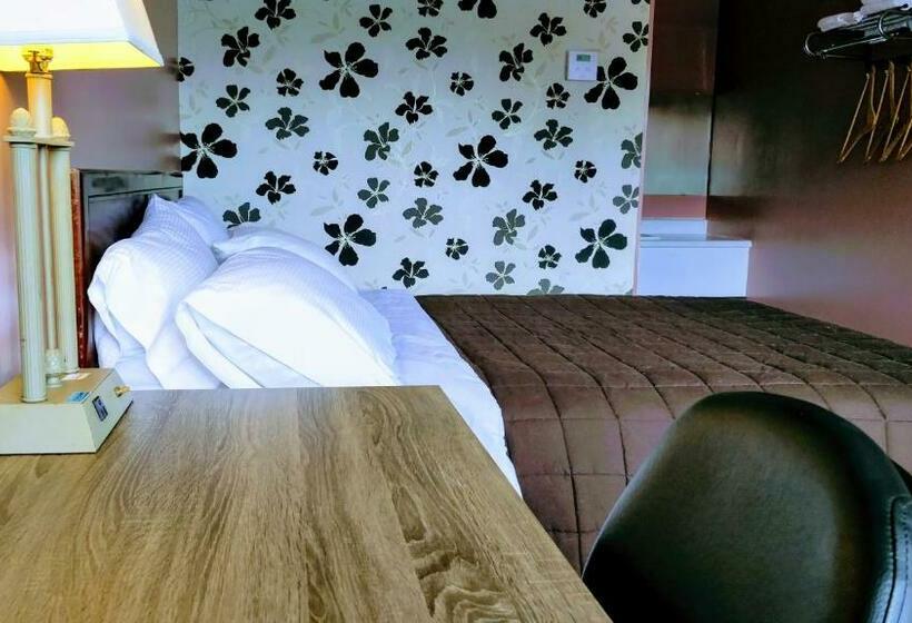 クイーンサイズベッドのスタンダードルーム, Kings Inn Midland