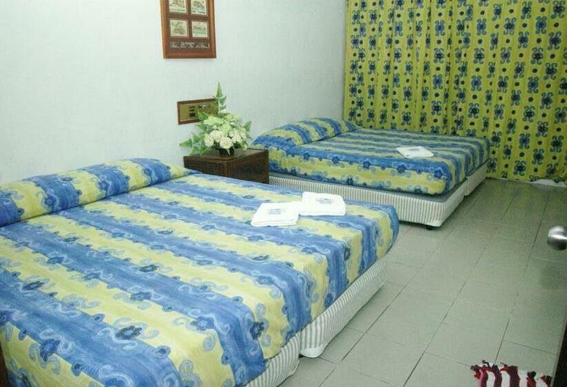 Семейный Номер, Pangkor Bay View Beach Resort