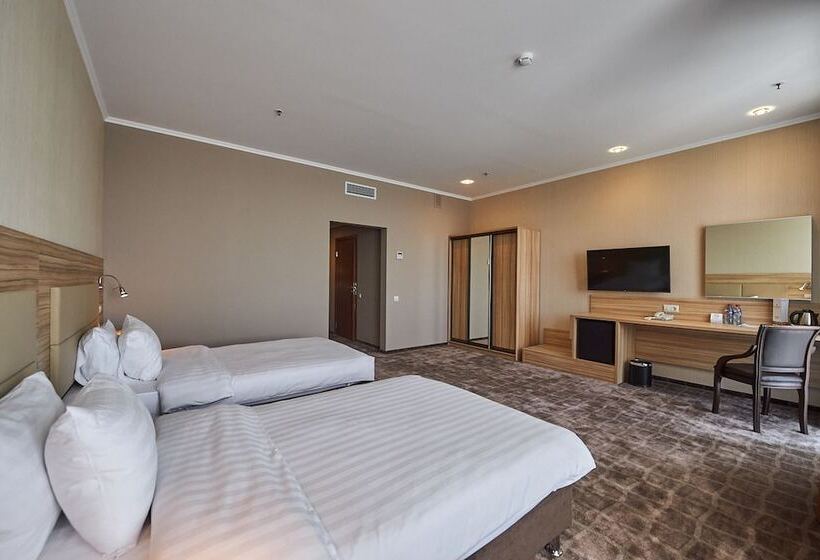 디럭스 룸, Ramada By Wyndham Rostov On Don Hotel And Spa