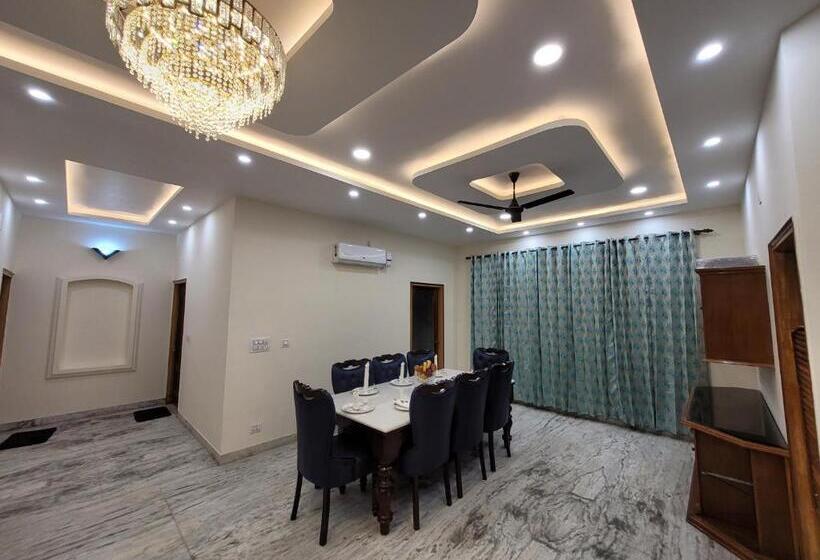 四人豪华间, Regalia Home Sapphire Stay