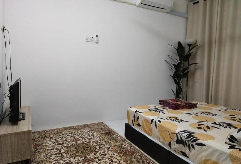 Дом 4 Спальни, Kayu Cengal Homestay