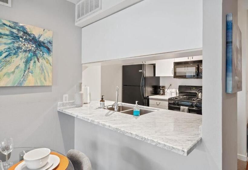 带2个卧室的公寓, Heart Of Santa Monica , Orange Pearl Condo
