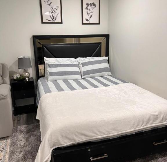 디럭스 룸, Luxurious Basement Guest Suite In Elkridge