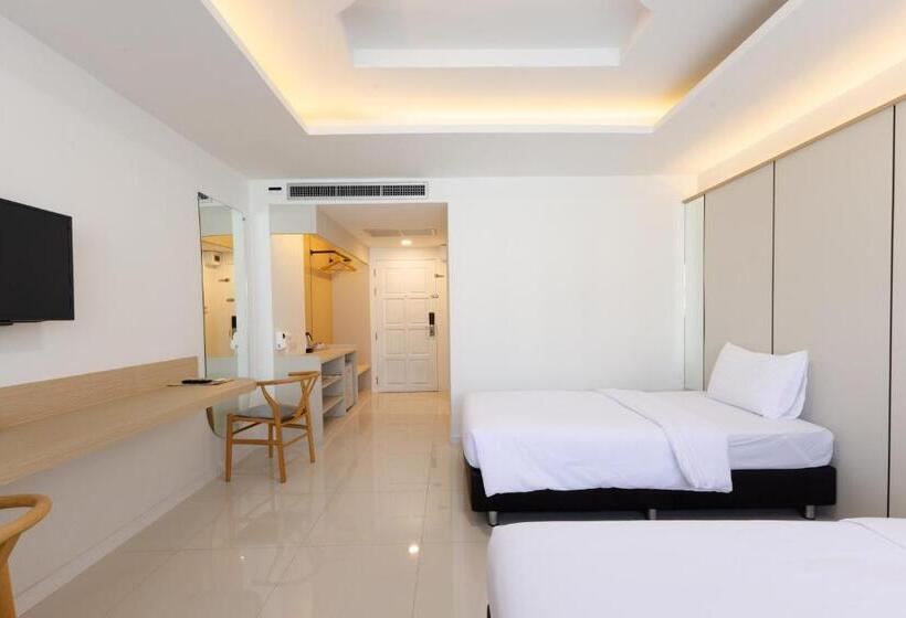 디럭스 룸, River Hotel   The Outstanding Venues Nakhon Pathom