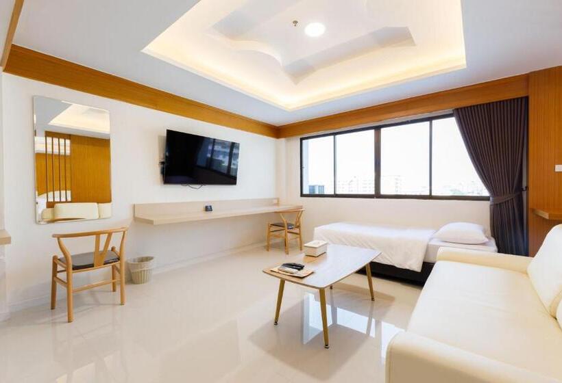 패밀리 주니어 스위트, River Hotel   The Outstanding Venues Nakhon Pathom