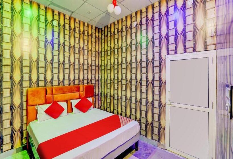 Трехместный Номер Классика, Oyo Yadav Restaurant & Family Rooms