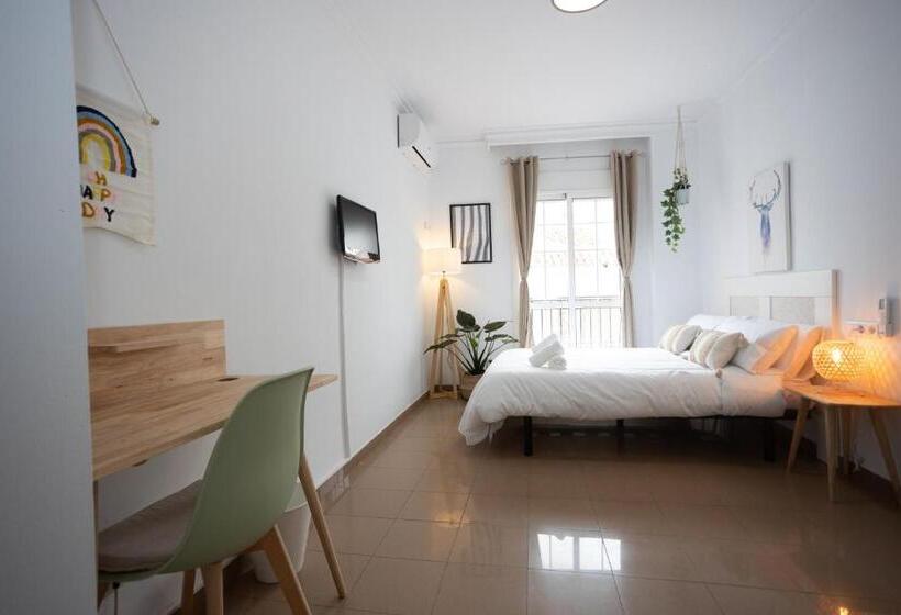 Номер Стандарт с Балконом, Naim Guest House Nerja
