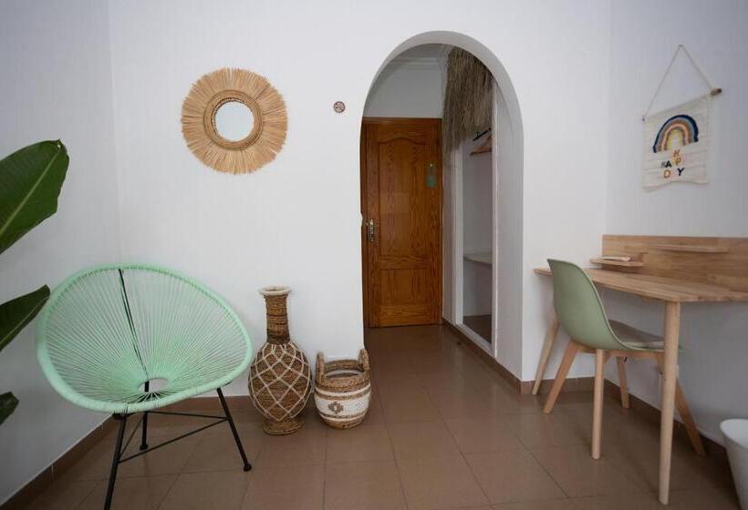 Номер Стандарт с Балконом, Naim Guest House Nerja