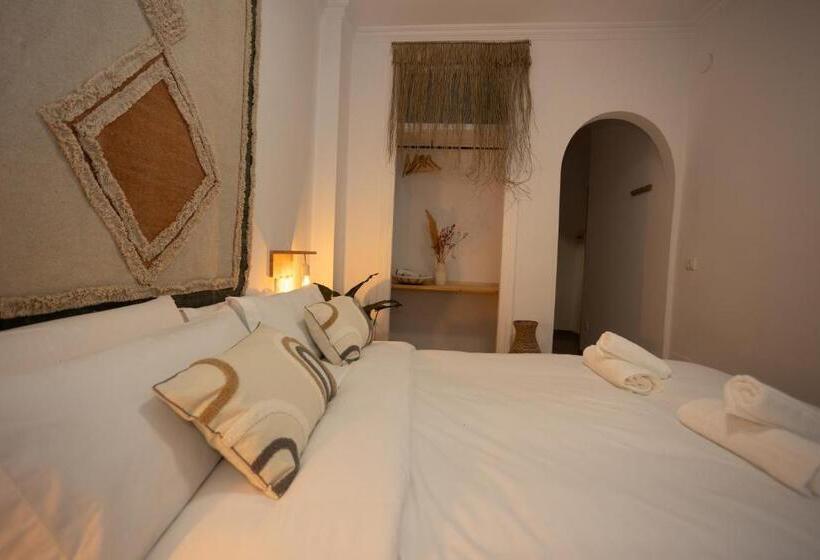 Номер Deluxe с Балконом, Naim Guest House Nerja
