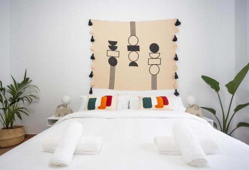 Студио Стандарт с Балконом, Naim Guest House Nerja