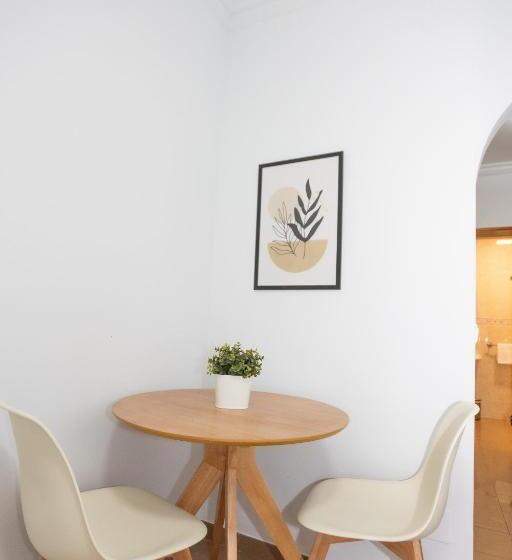 Студио Стандарт с Балконом, Naim Guest House Nerja