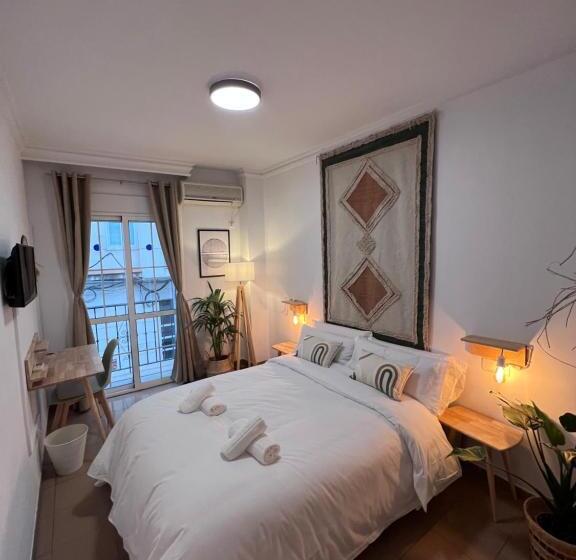 Номер Deluxe с Балконом, Naim Guest House Nerja