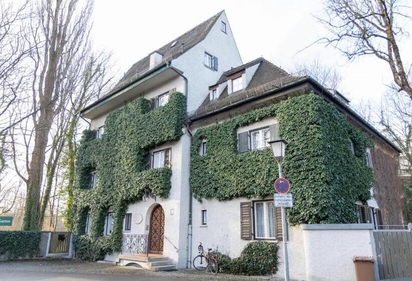 Семейный Номер, Gästehaus Englischer Garten