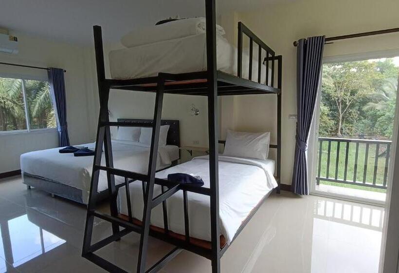 Семейный Номер Вид на Горы, Khao Sok Green Garden Resort