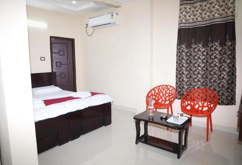 Люкс, Anand Grand And Lodge