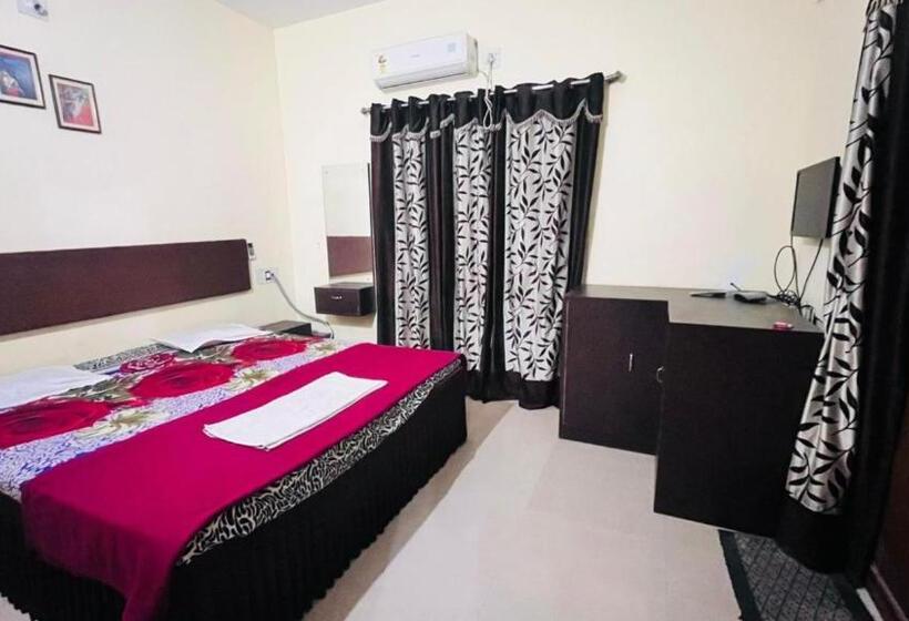 Номер Deluxe Кровать Кинг, Goroomgo Sriyansh Inn Puri