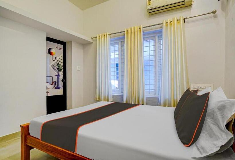Номер Стандарт, Oyo Thaikkattukara Residency