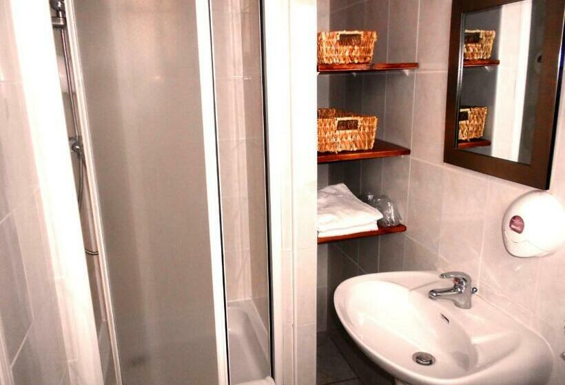 Номер Стандарт, Hôtel Le P'tit Monde