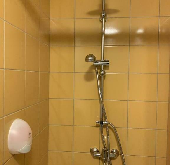 Номер Стандарт, Hôtel Le P'tit Monde