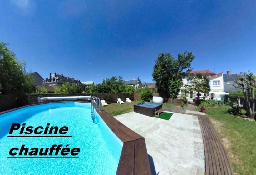 Номер Стандарт Вид на Сад, Hôtel Le P'tit Monde