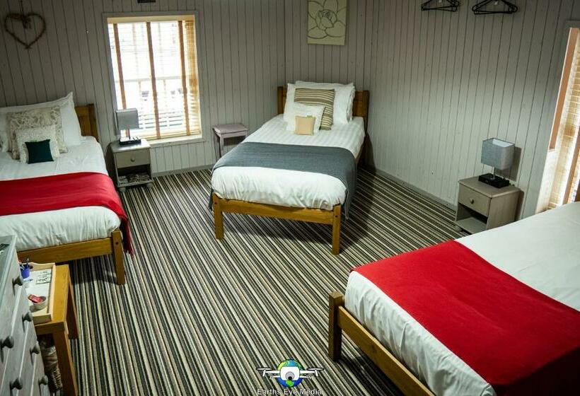 اتاق استاندارد سه نفره, The Bear Inn