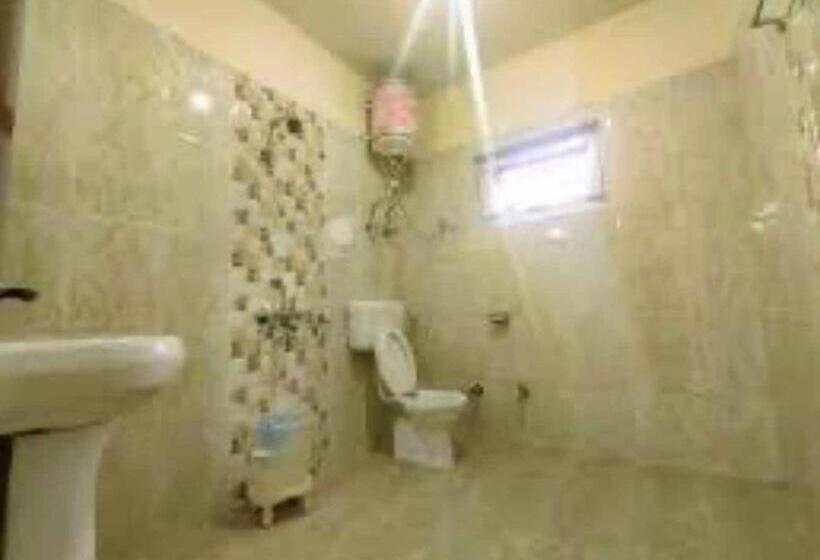 Трехместный Номер Классика, Oyo Banka Guest House