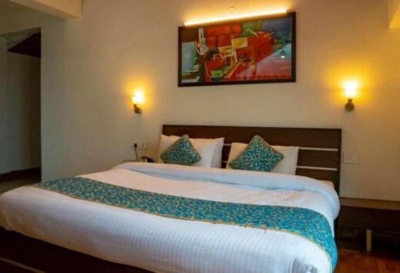 Трехместный Номер Классика, Oyo Banka Guest House