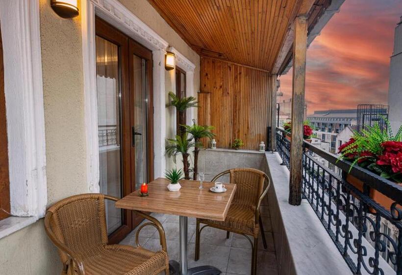 سوییت جونیور با بالکن, Linnga Hotel & Suite