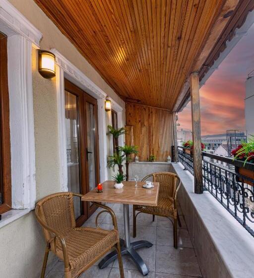 سوییت جونیور با بالکن, Linnga Hotel & Suite