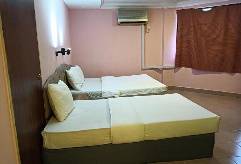 Трехместный Номер Deluxe, Oyo 90860 Wawasan Inn