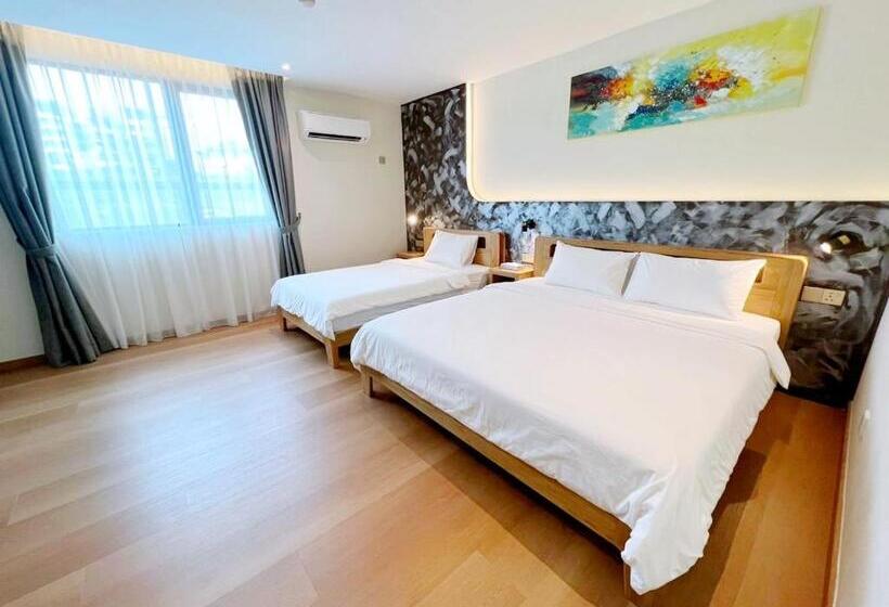 Трехместный Номер Deluxe, The Borneo