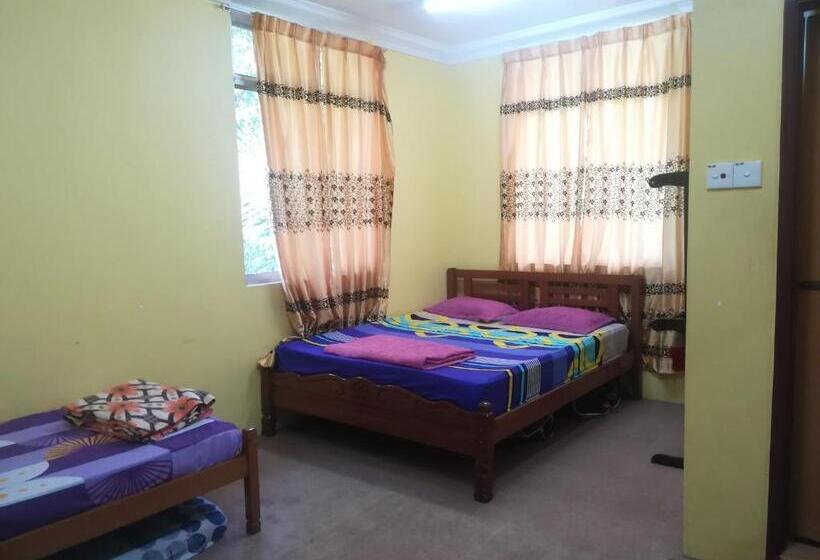 Семейный Номер, Ilhamvilla Guest House Binjai Kubang Kerian