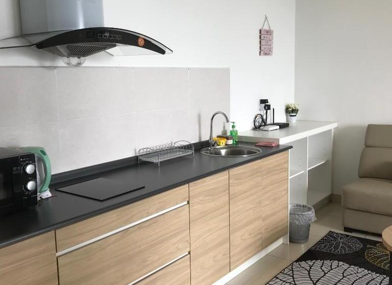 Студио Стандарт Вид на Бассейн, Evo Soho Studio Suites Bangi By Molek Homestay  Pool Or City View