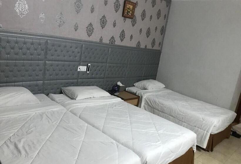 Номер Стандарт Трехместный, Lily Budget