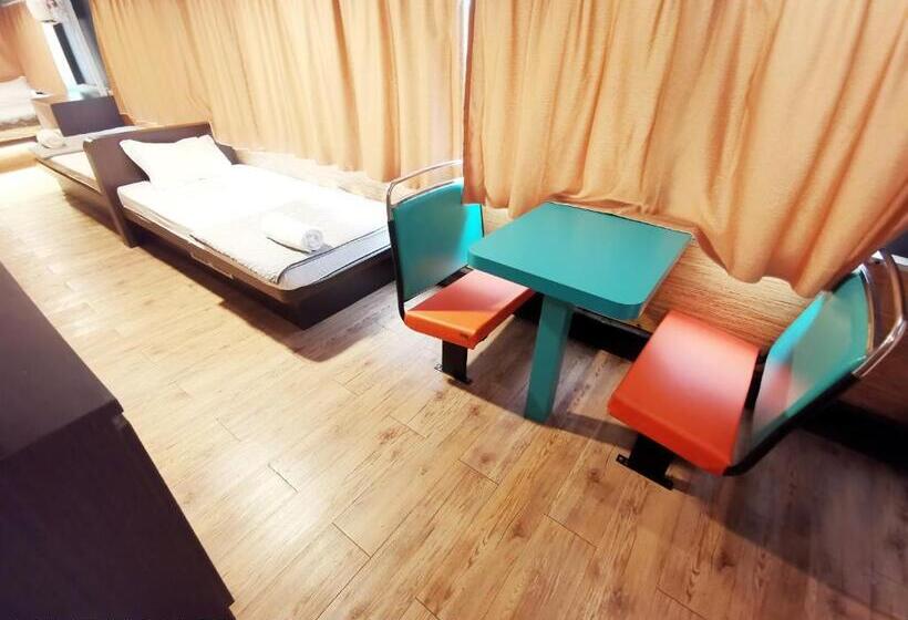 Четырехместный номер Премиум, Pangkor Bus Resort By Besla
