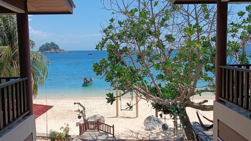 디럭스 트리플 룸, Salang Indah Tioman