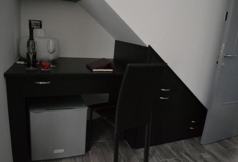 Четырехместный Номер Стандарт с Балконом, B&b O Casteddu