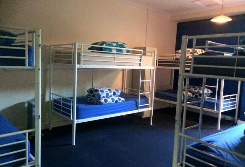 Кровать в Общей Комнате, Port Adelaide Backpackers