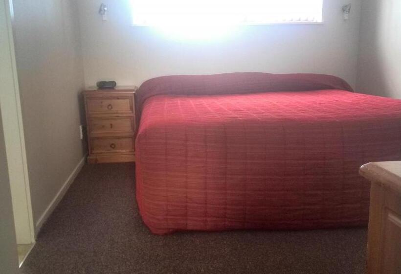 Семейный Номер, Palmerston North Motel
