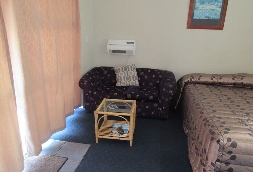 Люкс, Palmerston North Motel