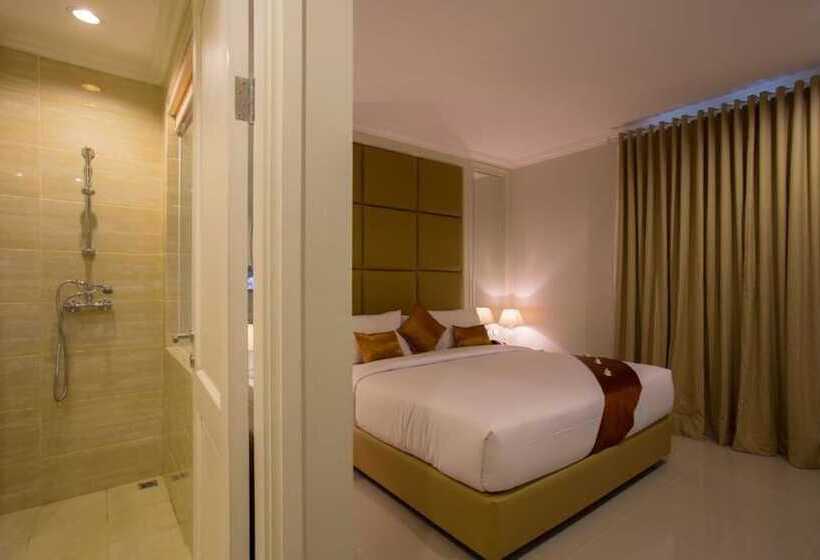 Номер Deluxe с Балконом, Amalfi Hotel Seminyak