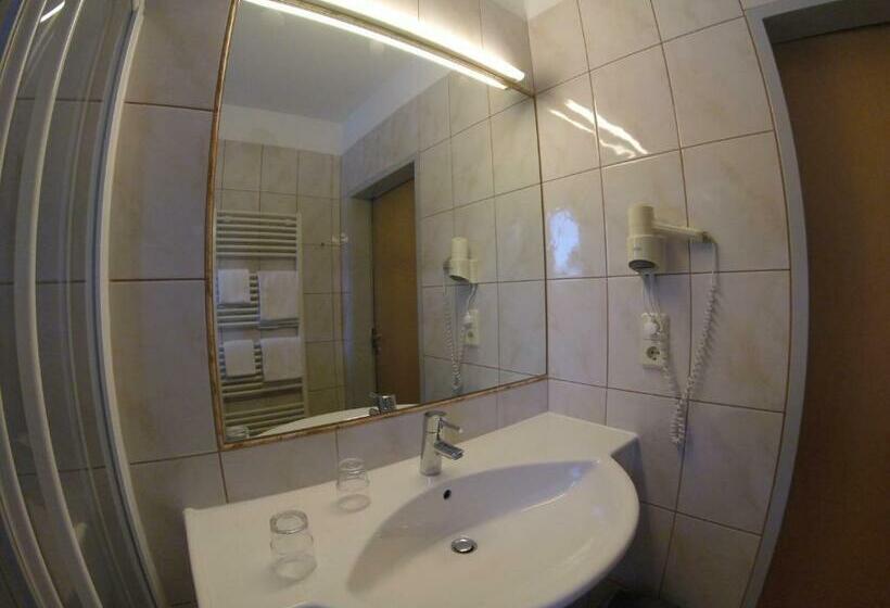 غرفة قياسية مزوَّدة بشُرفة, Gasthof Zum Lindenhof