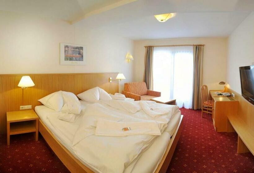 Rahat Oda, Panoramahotel Gürtl