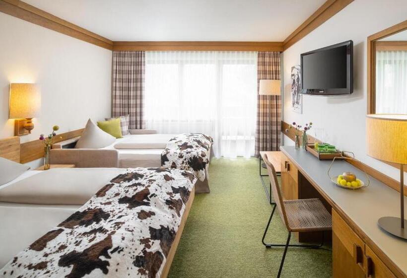 Habitación Triple Estándar con Balcón, Pension Schattberg
