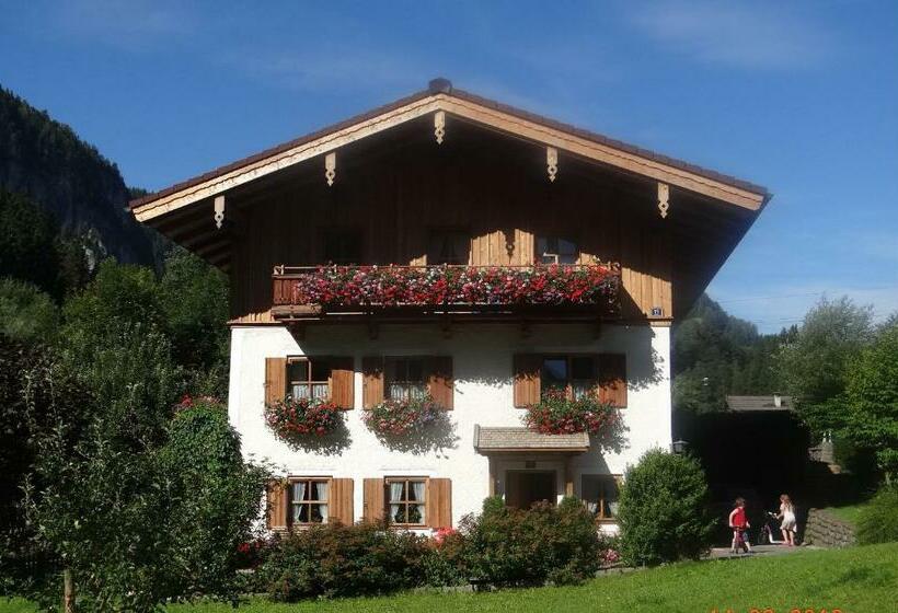 Номер Стандарт Вид на Сад, Haus Binderschuster