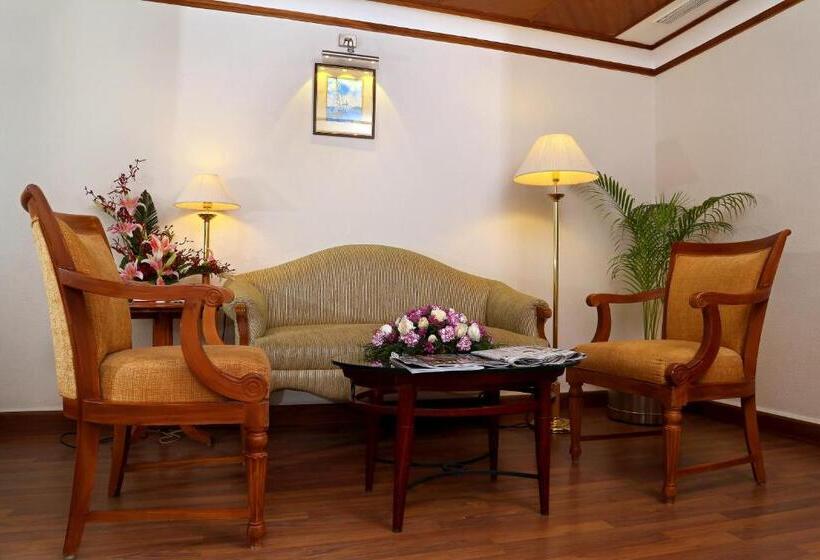 Люкс Повышенной Комфортности, Gokulam Park Hotel & Convention Centre