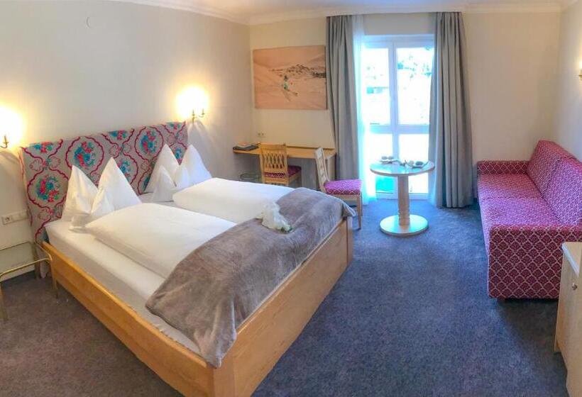 غرفة عائلية, Andi S Ski