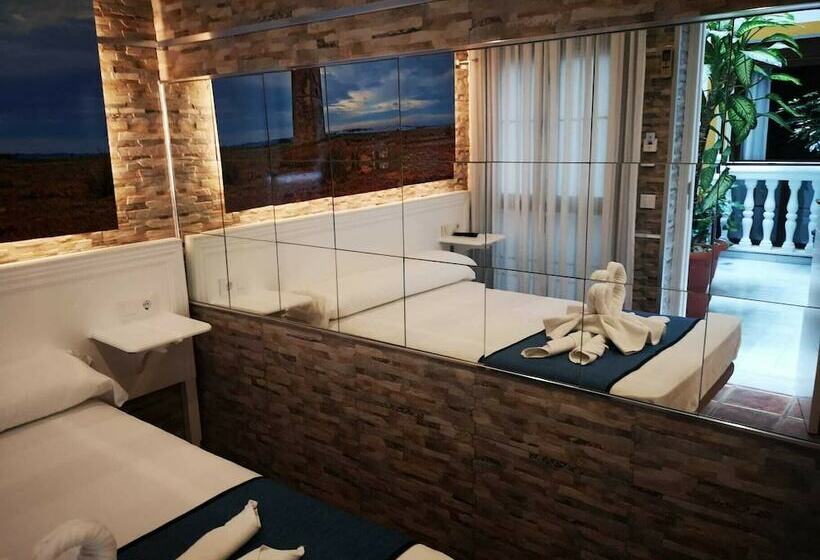 经济房, Hostal Costa De La Luz