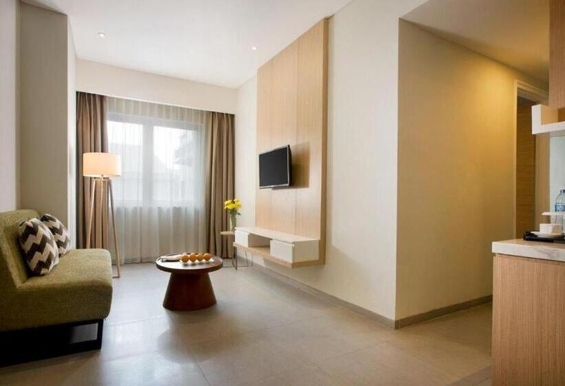 Семейный Номер, Santika Mega City  Bekasi
